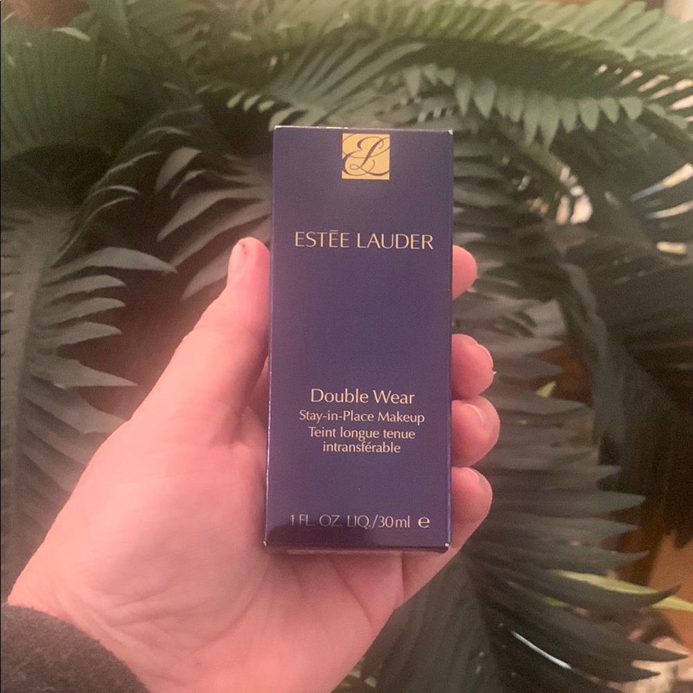 Estée Lauder Double Wear Makeup